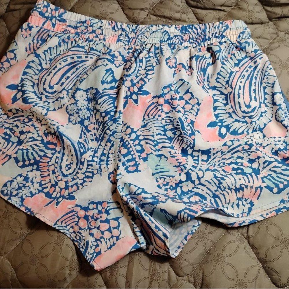 Crown & Ivy Blue and Pink Athletic Shorts Vibrant Paisley Design
